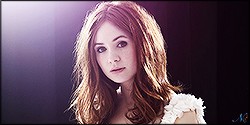 KarenGillan-S-001.jpg