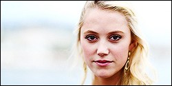 MaikaMonroe-S-001.jpg