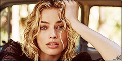 MargotRobbie-S-001.jpg