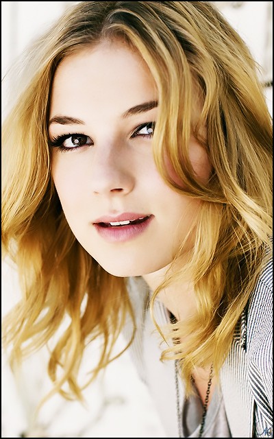 Emily VanCamp