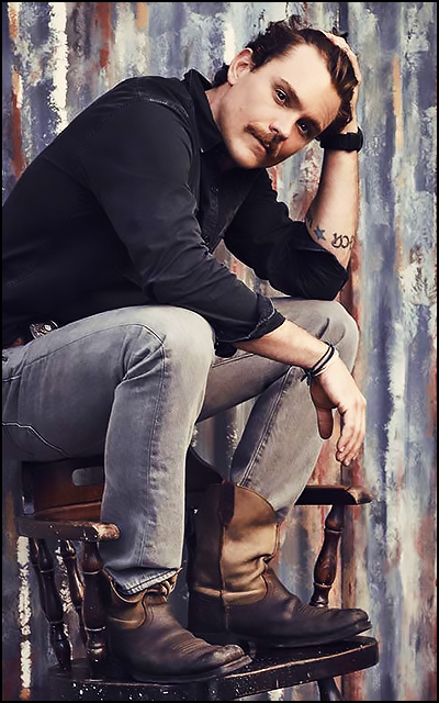Clayne Crawford